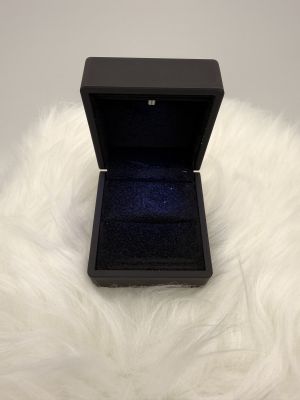 Gyűrűtartó Díszdoboz Black Classic LED - 2